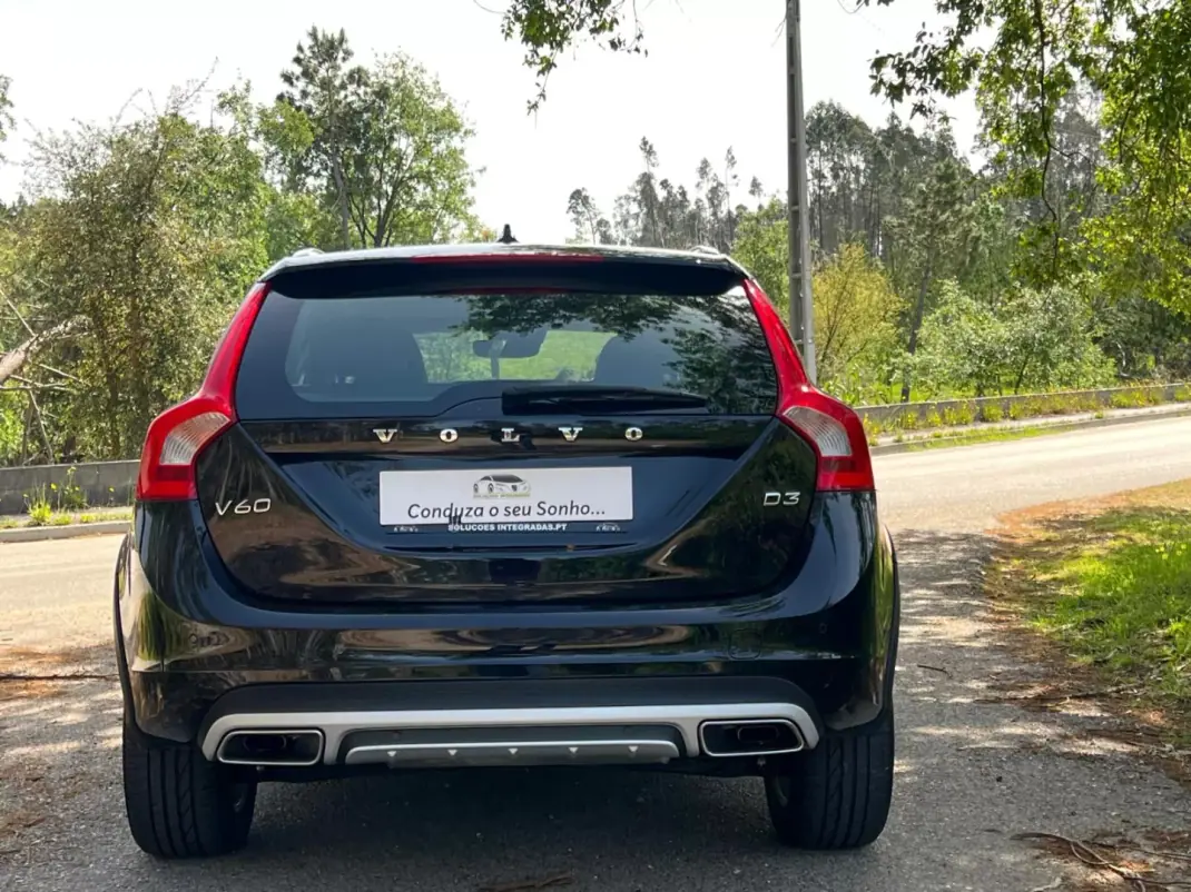 Volvo V60 2016 - 15900 EUR, 155935 km - AUTO.MOTO.pt - 155935km - foto 3 de 28