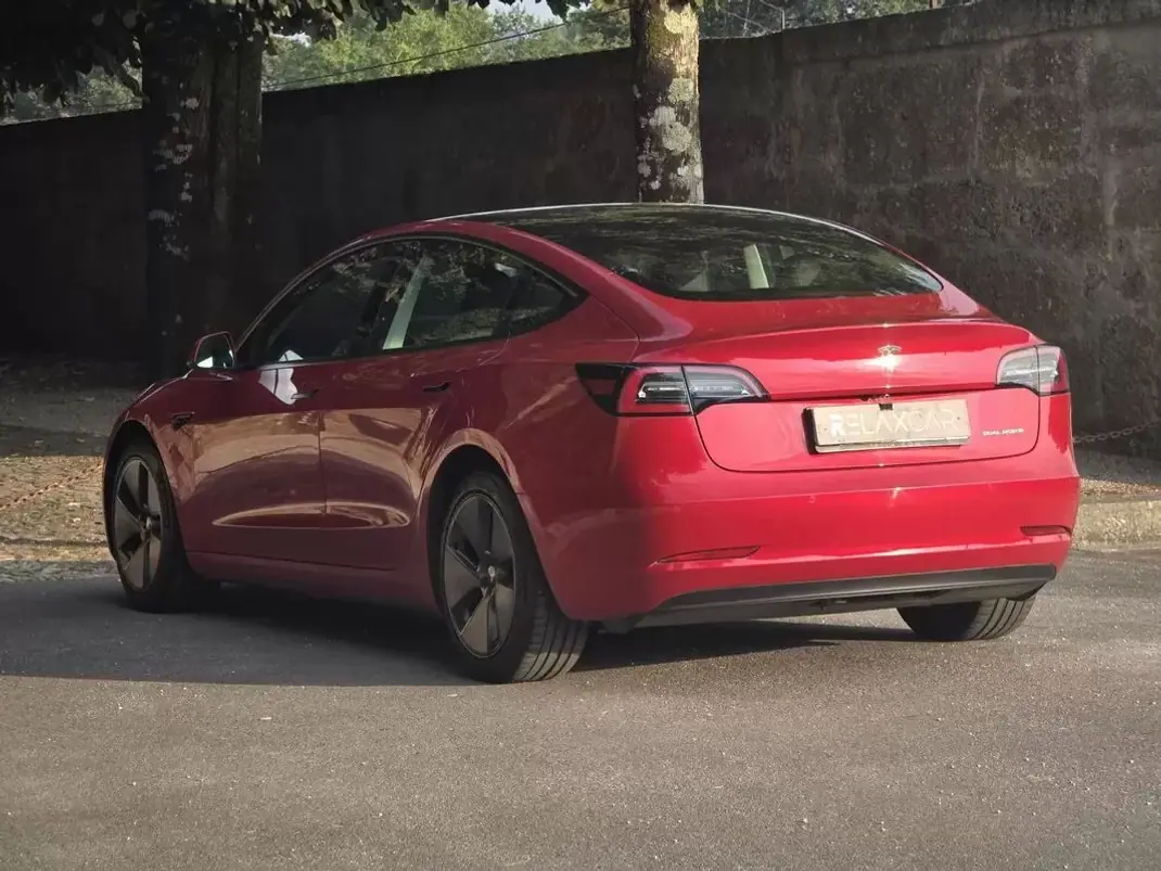 Tesla Model 3 2021 - 27499 EUR, 74631 km - 74631km - foto 5 de 34