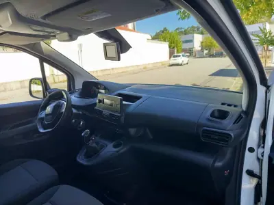 Peugeot Partner 2019 - 11490 EUR, 130000 km - 130000km - foto 12 de 17