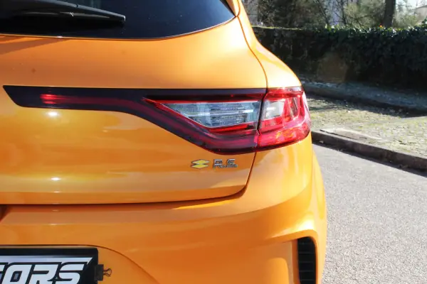Renault Mégane 2019 - 43990 EUR, 42000 km - AUTO.MOTO.pt - 42000km - foto 17 de 41