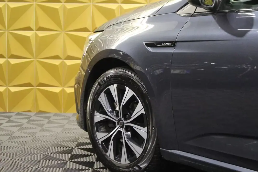 Renault Mégane Sport Tourer 2022 - 16250 EUR, 167000 km - AUTO.MOTO.pt - 167000km - foto 12 de 32