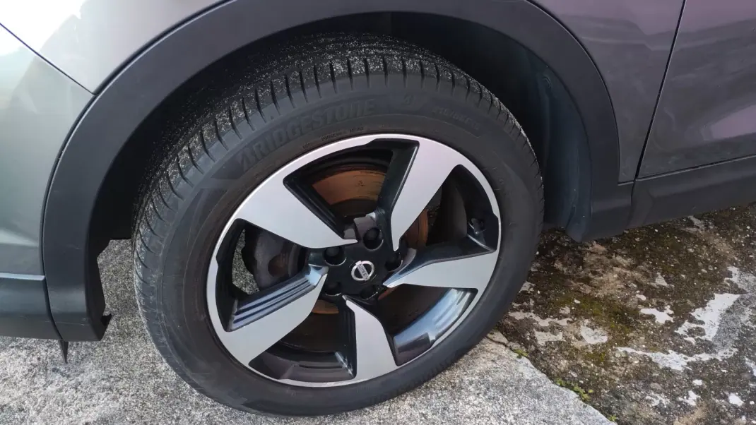 Nissan Qashqai 2017 - 15999 EUR, 139999 km - AUTO.MOTO.pt - 139999km - foto 11 de 34