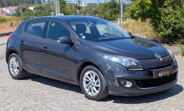 Renault Mégane 2012 - 5500 EUR, 275944 km - AUTO.MOTO.pt - 275944km - foto 5 de 20