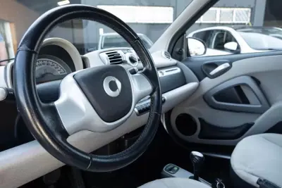 Smart ForTwo Coupé 2012 - 7250 EUR, 167579 km - AUTO.MOTO.pt - 167579km - foto 8 de 16