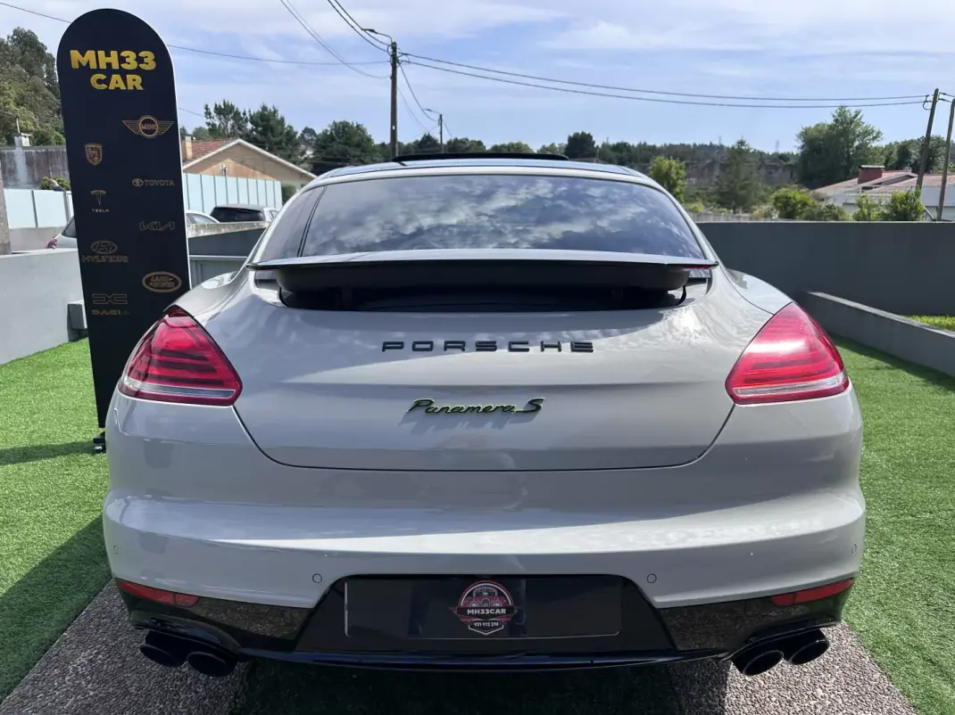 Porsche Panamera 2015 - 35000 EUR, 159000 km - AUTO.MOTO.pt - 159000km - foto 10 de 67