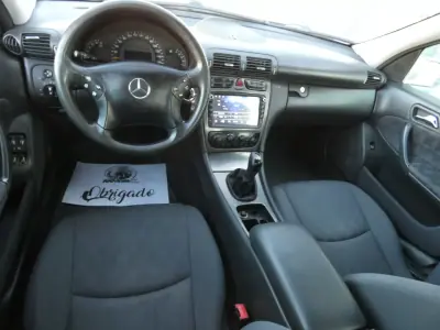 Mercedes-Benz C 220 2001 - 6750 EUR, 399999 km - AUTO.MOTO.pt - 399999km - foto 15 de 21