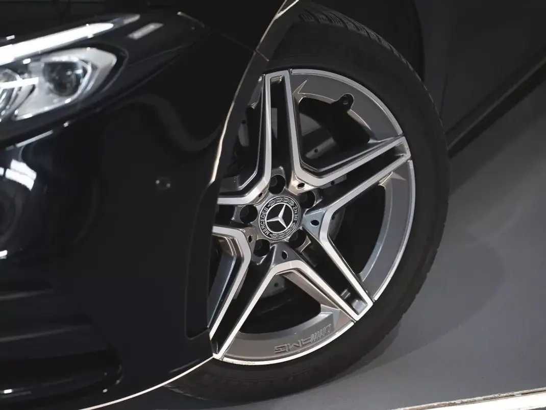 Mercedes-Benz A 250 2021 - 26990 EUR, 97000 km - AUTO.MOTO.pt - 97000km - foto 8 de 25