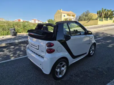 Smart Fortwo Cabrio 2014 - 7990 EUR, 80000 km - AUTO.MOTO.pt - 80000km - foto 4 de 20