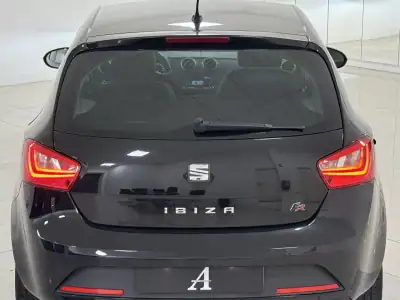 SEAT Ibiza 2017 - 10890 EUR, 99000 km - AUTO.MOTO.pt - 99000km - foto 8 de 29