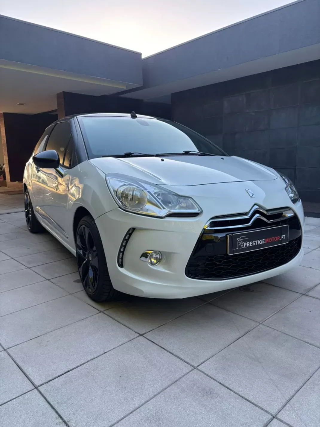 Citroën DS3 2013 - 10900 EUR, 135000 km - AUTO.MOTO.pt - 135000km - foto 3 de 31