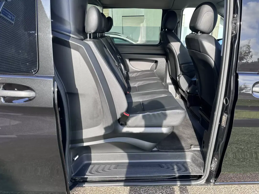 Mercedes-Benz Vito Tourer 2015 - 24900 EUR, 320000 km - AUTO.MOTO.pt - 320000km - foto 35 de 57