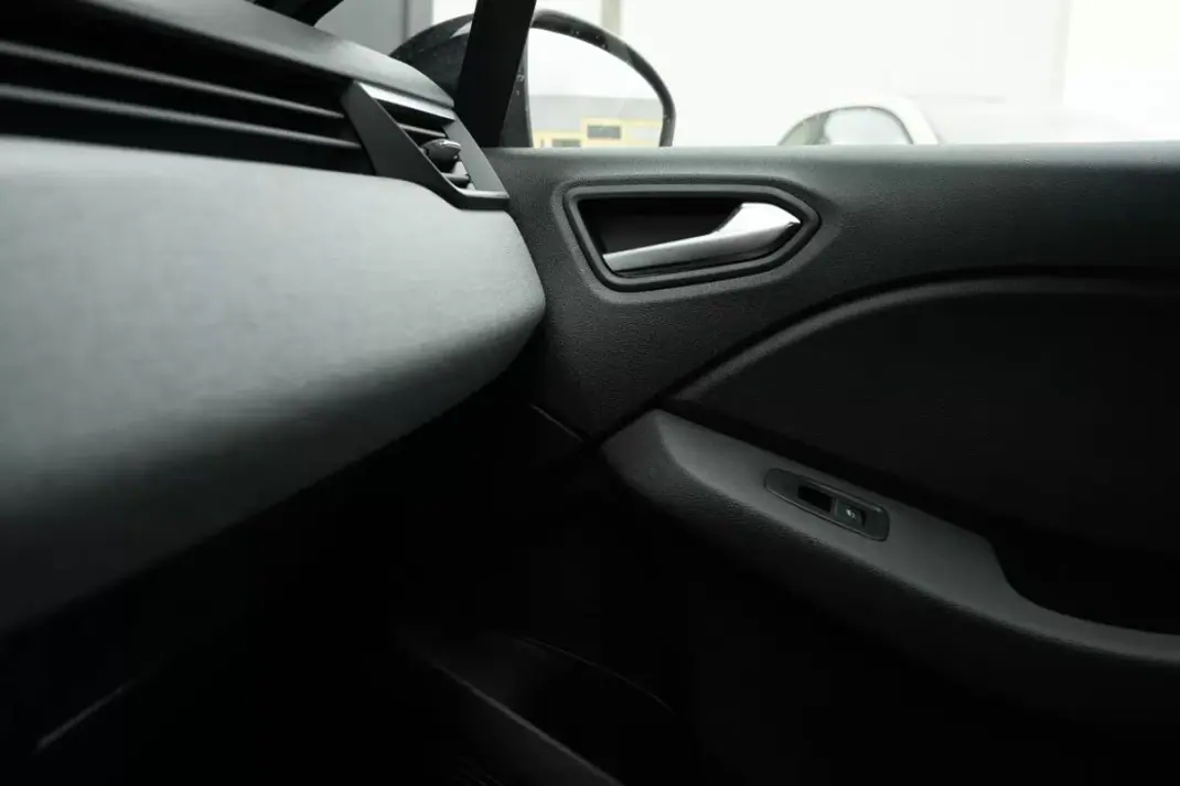Renault Clio 2024 - 18900 EUR, 14000 km - AUTO.MOTO.pt - 14000km - foto 16 de 23