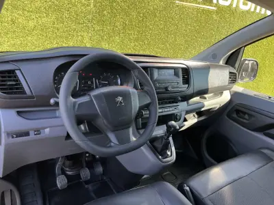Peugeot Expert 1.5 BlueHDi L2 IVA DEDUTÍVEL 2020 - 16500 EUR, 135000 km - AUTO.MOTO.pt - 135000km - foto 7 de 17