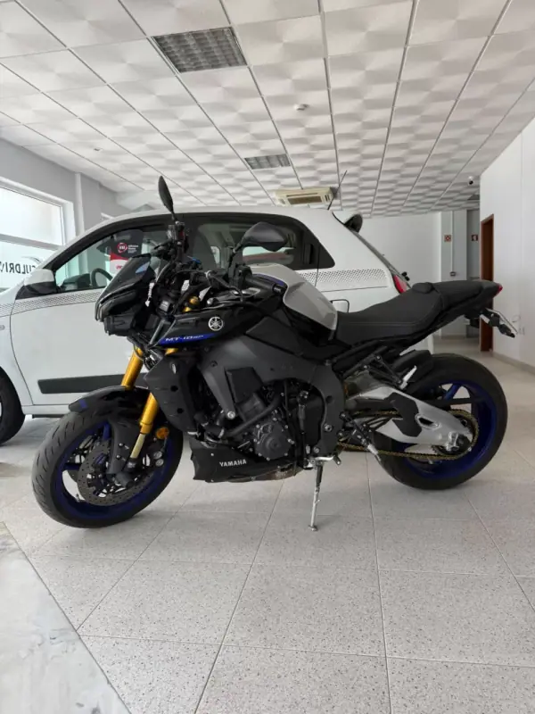 Yamaha MT 10 2023 - 20000 EUR, 2994 km - 2994km - foto 4 de 7