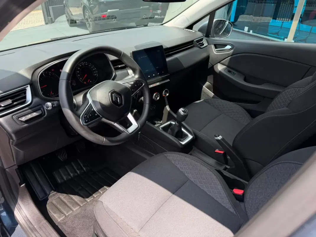 Renault Clio 2020 - 11900 EUR, 123000 km - 123000km - foto 7 de 10
