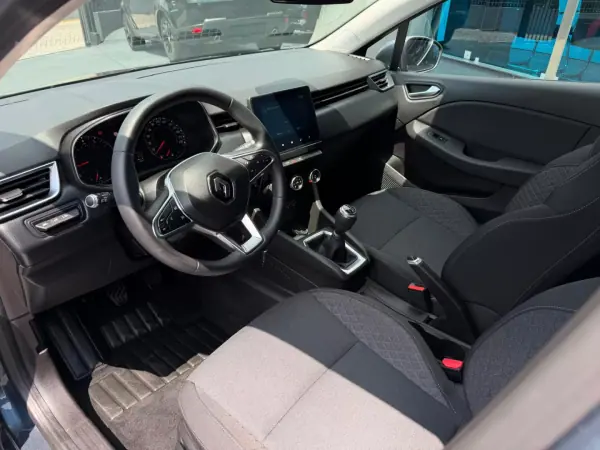 Renault Clio 2020 - 11900 EUR, 123000 km - AUTO.MOTO.pt - 123000km - foto 7 de 10