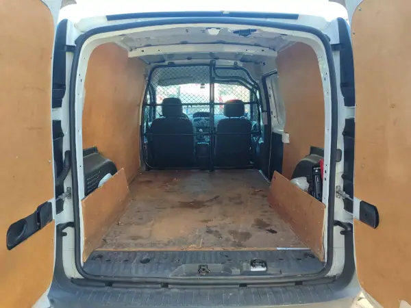 Renault KANGOO MAXI 1.5 DCI BUSINESS S/S 2020 - 12990 EUR, 90000 km - AUTO.MOTO.pt - 90000km - foto 9 de 12