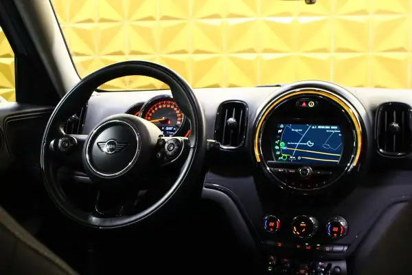 MINI Countryman 2018 - 17900 EUR, 70000 km - AUTO.MOTO.pt - 70000km - foto 18 de 28