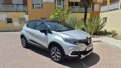 Renault Captur 2018 - 12890 EUR, 130000 km - AUTO.MOTO.pt - 130000km - foto 6 de 14