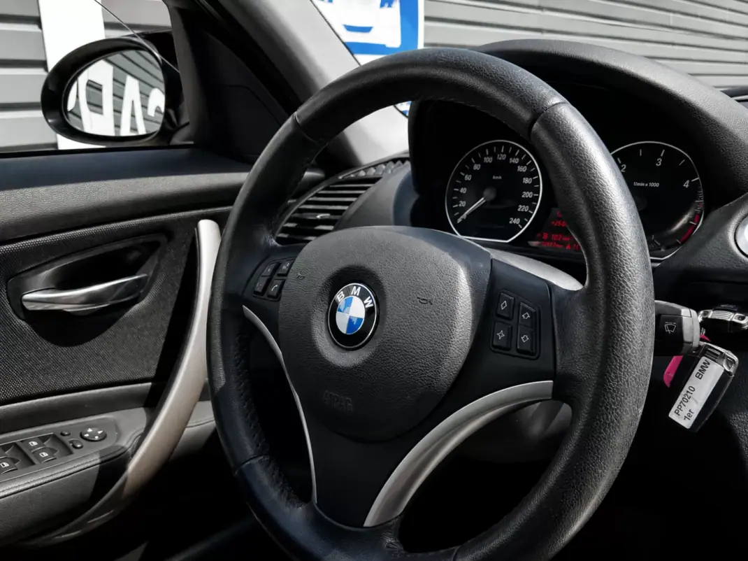BMW 116 2009 - 10950 EUR, 253000 km - 253000km - foto 9 de 13