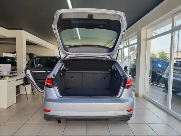 Audi A3 Sportback 2018 - 15500 EUR, 170000 km - 170000km - foto 15 de 36