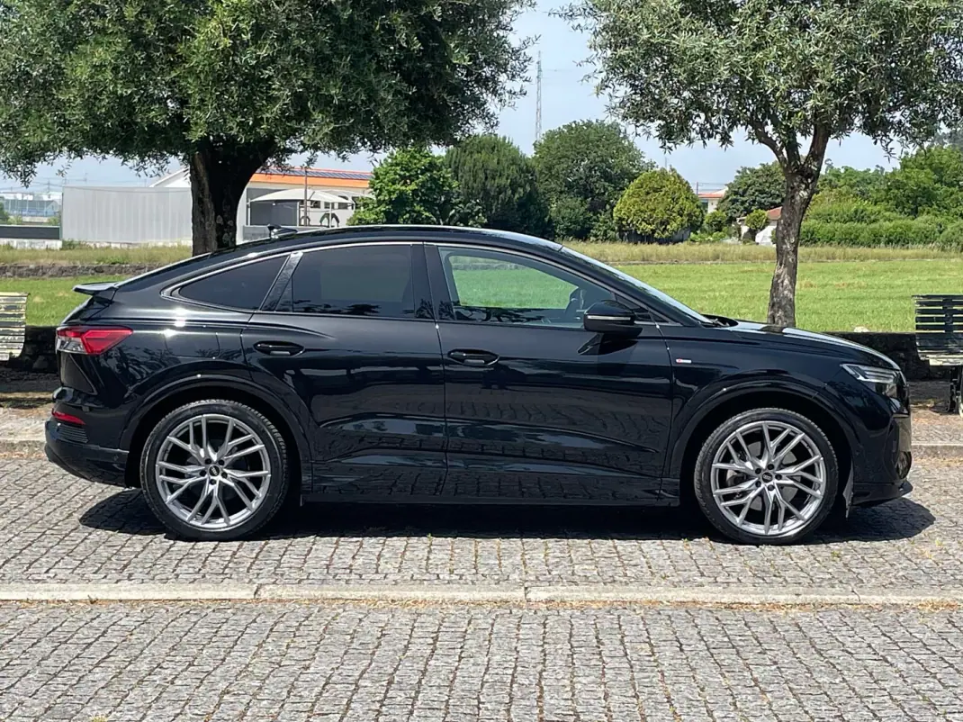 Audi Q4 Sportback e-tron 2022 - 41000 EUR, 54000 km - AUTO.MOTO.pt - 54000km - foto 5 de 28