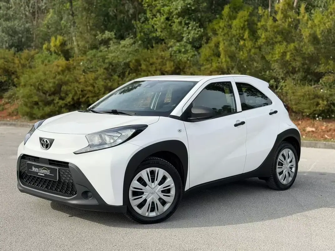 Toyota Aygo X 2023 - 13900 EUR, 102563 km - AUTO.MOTO.pt - 102563km - foto 2 de 16