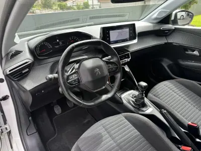 Peugeot 208 2020 - 14900 EUR, 70000 km - AUTO.MOTO.pt - 70000km - foto 23 de 57