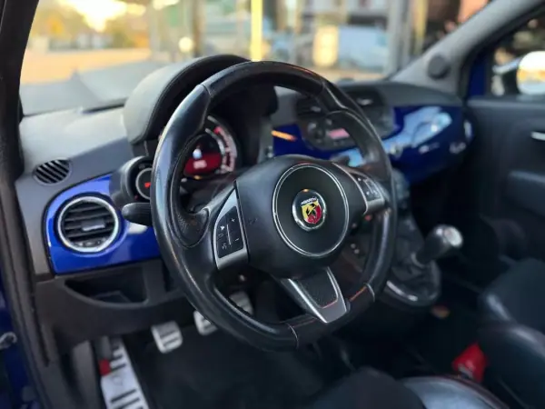 Abarth 595 2016 - 17990 EUR, 137000 km - AUTO.MOTO.pt - 137000km - foto 11 de 20
