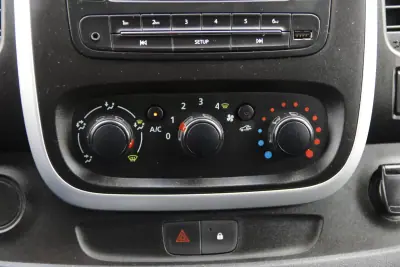 Renault 2019 - 16990 EUR, 188000 km - AUTO.MOTO.pt - 188000km - foto 16 de 21