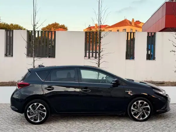 Toyota Auris 2016 - 15950 EUR, 82891 km - AUTO.MOTO.pt - 82891km - foto 8 de 26