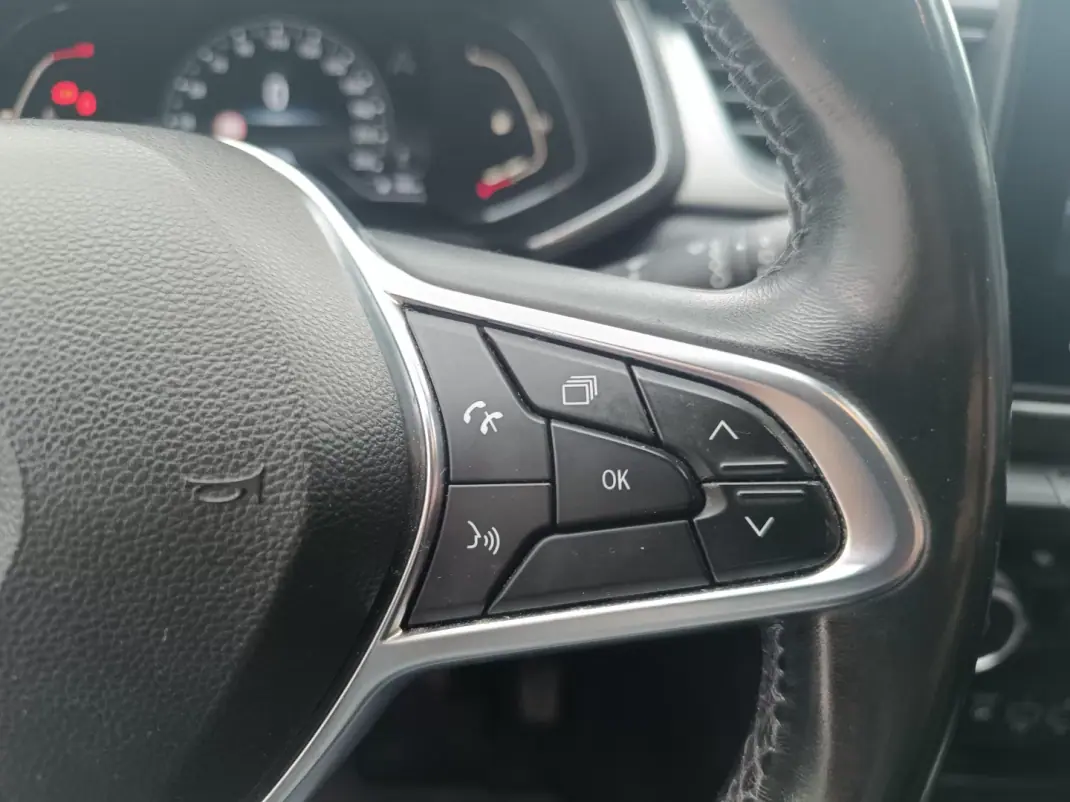 Renault Captur 2020 - 14900 EUR, 196207 km - AUTO.MOTO.pt - 196207km - foto 29 de 34