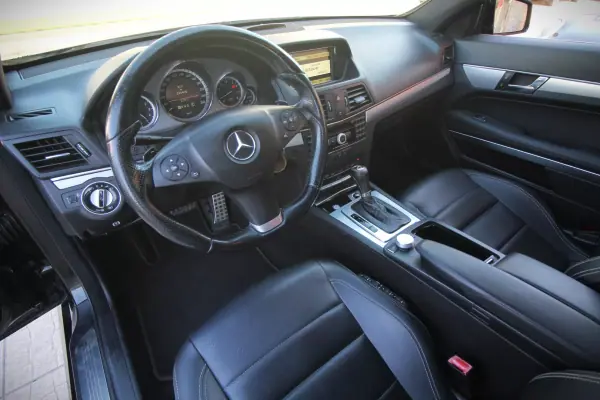 Mercedes-Benz E 250 2010 - 15990 EUR, 225000 km - AUTO.MOTO.pt - 225000km - foto 20 de 31