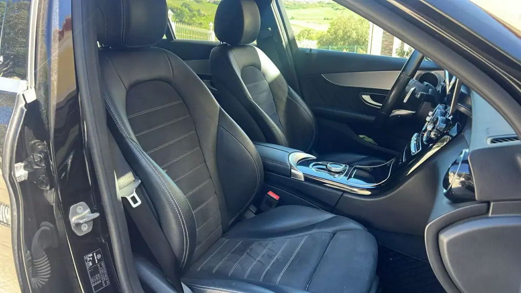 Mercedes-Benz C 300 2020 - 22480 EUR, 190000 km - AUTO.MOTO.pt - 190000km - foto 3 de 12
