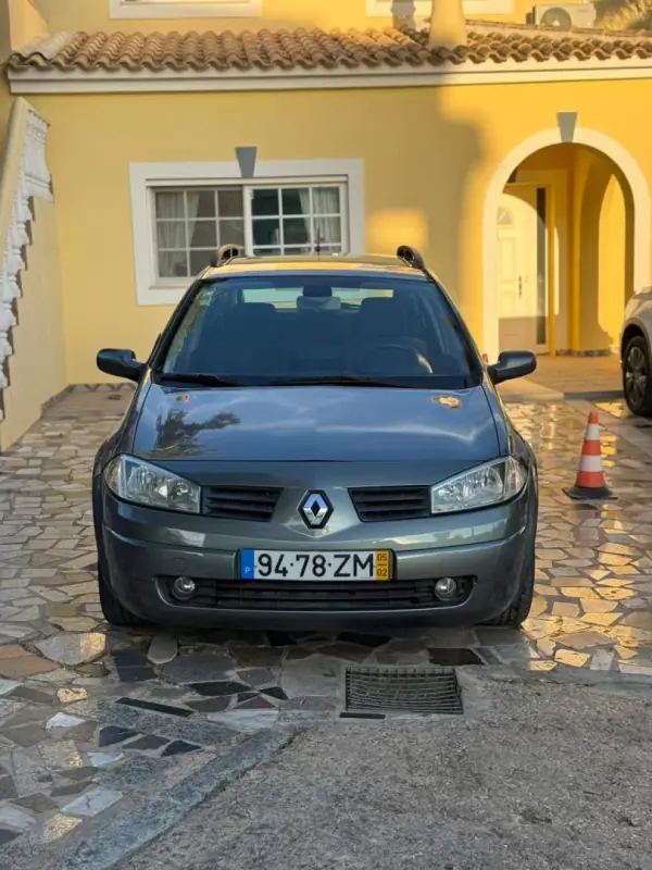 Renault Mégane 2005 - 5500 EUR, 205713 km - AUTO.MOTO.pt - 205713km - foto 3 de 9
