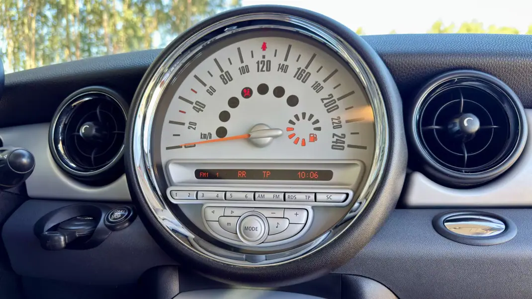 MINI Cooper 2008 - 8200 EUR, 230000 km - 230000km - foto 11 de 18