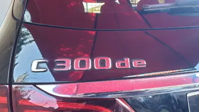 Mercedes-Benz C 300 2020 - 24999 EUR, 175000 km - AUTO.MOTO.pt - 175000km - foto 30 de 31