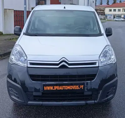 Citroën e-Berlingo 2019 - 9490 EUR, 24500 km - AUTO.MOTO.pt - 24500km - foto 2 de 17