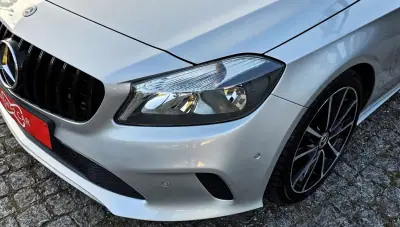 Mercedes-Benz A 180 2018 - 18500 EUR, 130000 km - AUTO.MOTO.pt - 130000km - foto 18 de 25