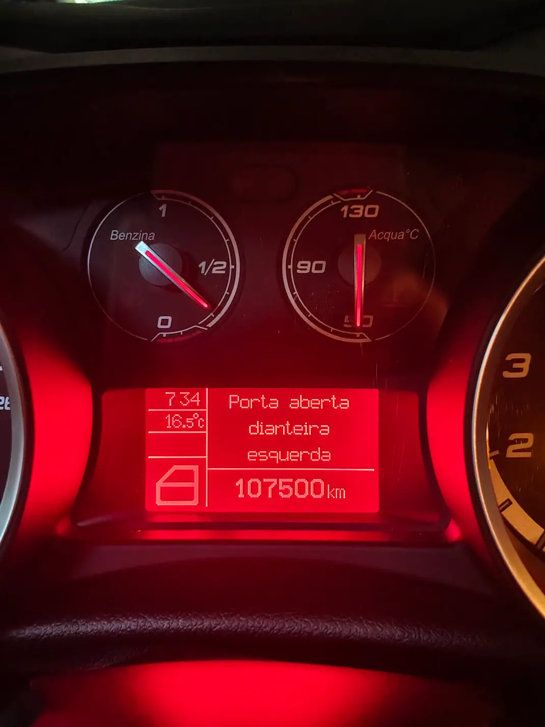Alfa Romeo Giulietta 2013 - 17000 EUR, 107500 km - AUTO.MOTO.pt - 107500km - foto 10 de 10