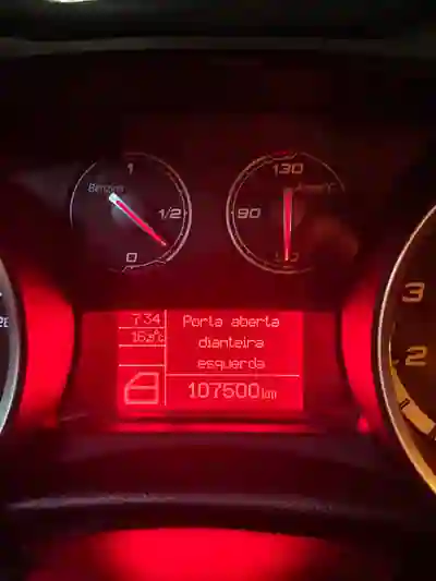 Alfa Romeo Giulietta 2013 - 17000 EUR, 107500 km - AUTO.MOTO.pt - 107500km - foto 10 de 10