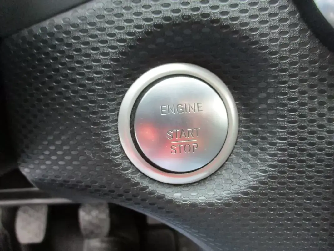 Mercedes-Benz A 180 2017 - 14990 EUR, 190000 km - 190000km - foto 16 de 26