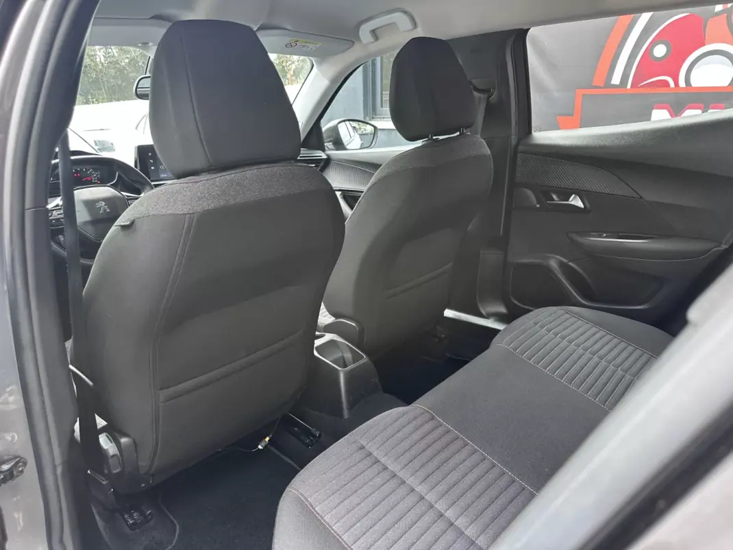 Peugeot 2008 2021 - 14900 EUR, 180000 km - AUTO.MOTO.pt - 180000km - foto 30 de 43
