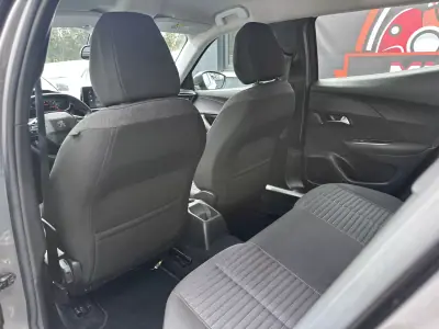 Peugeot 2008 2021 - 14900 EUR, 180000 km - AUTO.MOTO.pt - 180000km - foto 30 de 43