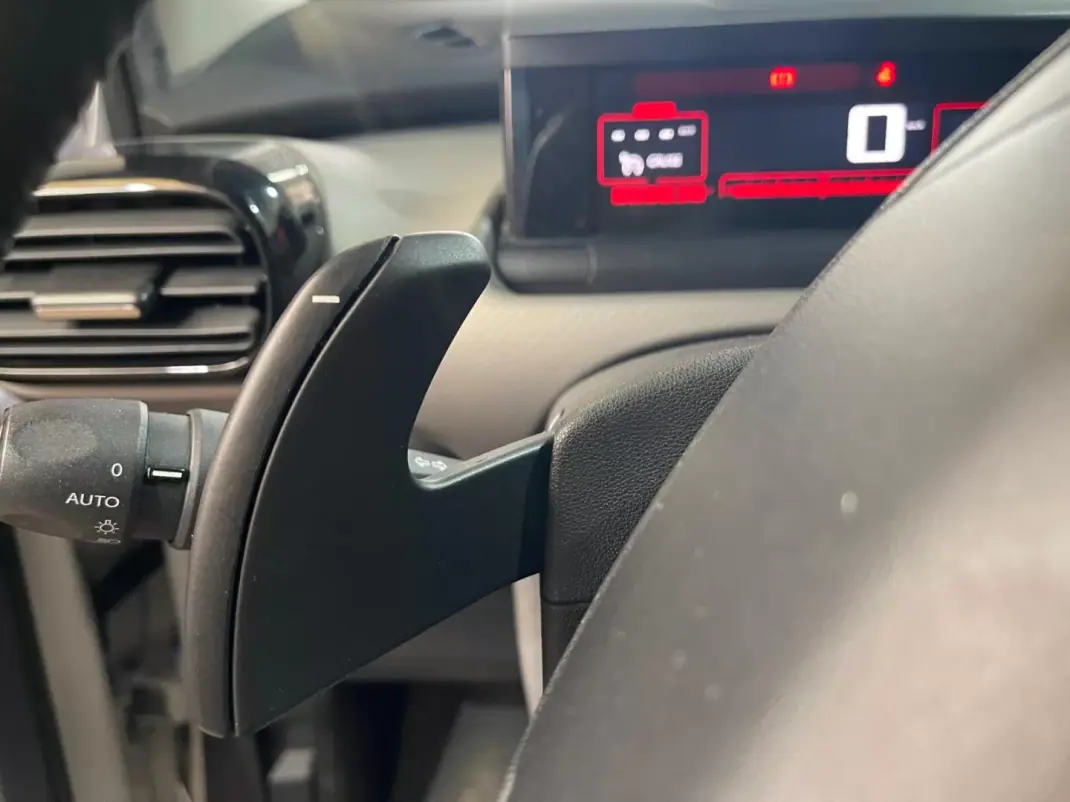 Citroën C4 Cactus 2017 - 10750 EUR, 58000 km - AUTO.MOTO.pt - 58000km - foto 34 de 37