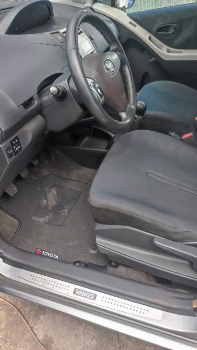 Toyota Yaris 2006 - 6678 EUR, 209787 km - AUTO.MOTO.pt - 209787km - foto 3 de 7