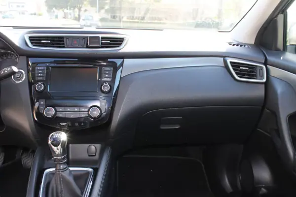 Nissan Qashqai 2018 - 19990 EUR, 87000 km - AUTO.MOTO.pt - 87000km - foto 21 de 37