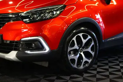 Renault Captur 2019 - 14900 EUR, 80047 km - AUTO.MOTO.pt - 80047km - foto 2 de 31