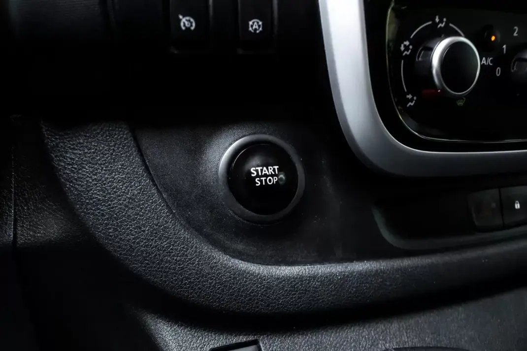 Renault Trafic 2020 - 28990 EUR, 126359 km - AUTO.MOTO.pt - 126359km - foto 19 de 41