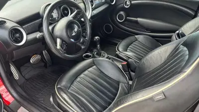 MINI Coupé 2012 - 10990 EUR, 178000 km - AUTO.MOTO.pt - 178000km - foto 17 de 18